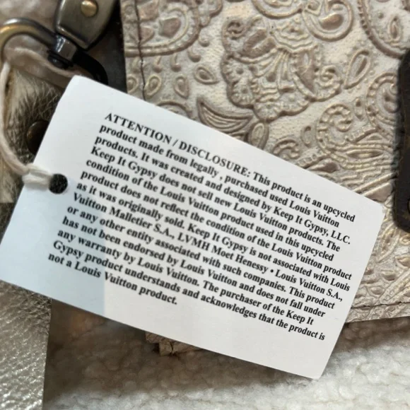LV KEEP IT GYPSY DISTRESSED‎ Embossed  LEATHER COWHIDE  PRINT CLUTCH NWT - Picture 8 of 8